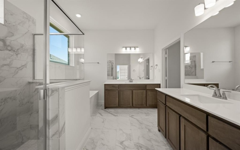 973 Reeves Drive, DeSoto, TX 75115, 5 Habitaciones Habitaciones , ,3 BañosBaños,Residential,En Venta,973 Reeves Drive,0,21114407