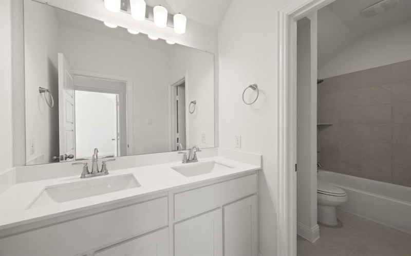 973 Reeves Drive, DeSoto, TX 75115, 5 Habitaciones Habitaciones , ,3 BañosBaños,Residential,En Venta,973 Reeves Drive,0,21114407