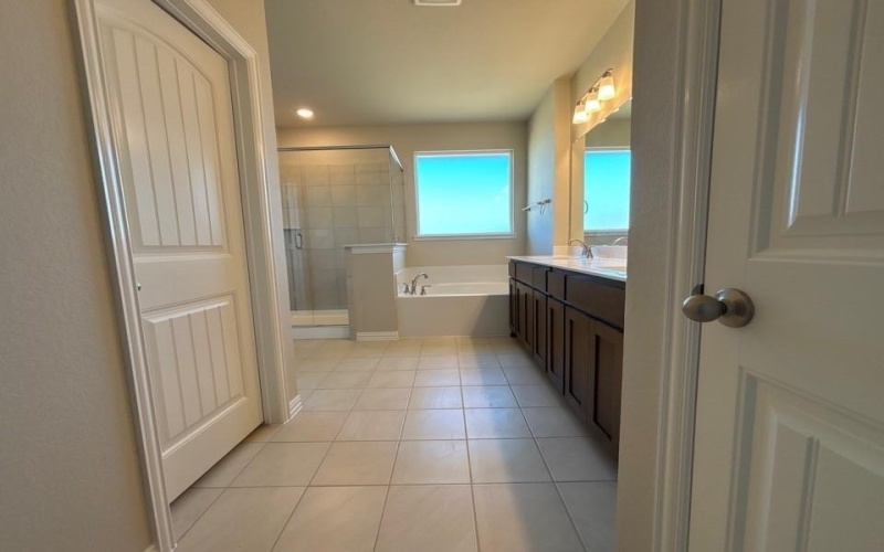 544 Waterford Park Boulevard, Weatherford, TX 76087, 3 Bedrooms Bedrooms, ,2 BathroomsBathrooms,Residential,For Sale,544 Waterford Park Boulevard,0,21114422