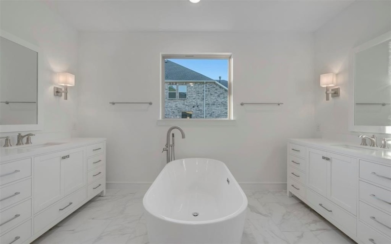 2603 Waverly Drive, Wylie, TX 75098, 5 Bedrooms Bedrooms, ,3 BathroomsBathrooms,Residential,For Sale,2603 Waverly Drive,0,21114431