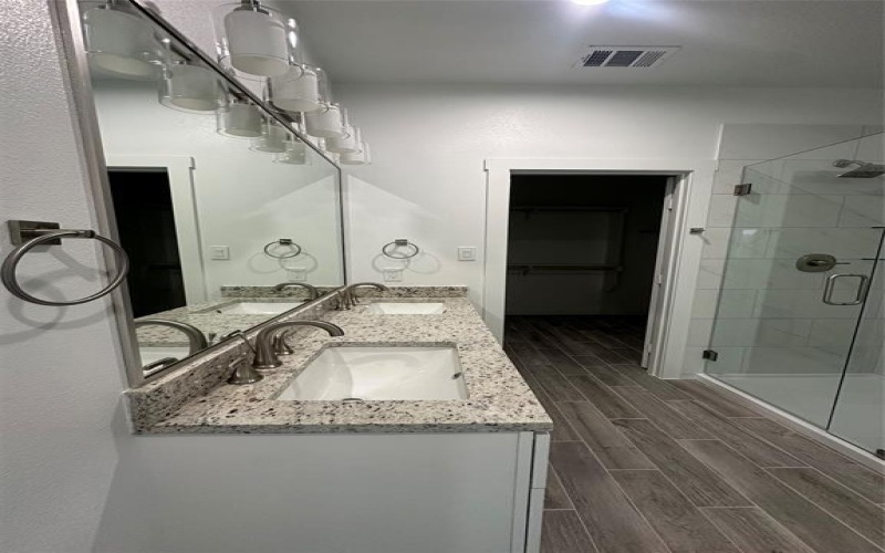 1402 Diceman Avenue, Dallas, TX 75203, 4 Habitaciones Habitaciones , ,3 BañosBaños,Residential,En Venta,1402 Diceman Avenue,0,21114491