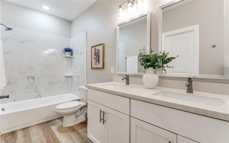 1616 Lindsey Street, Fort Worth, TX 76105, 4 Bedrooms Bedrooms, ,2 BathroomsBathrooms,Residential,For Sale,1616 Lindsey Street,0,21114901