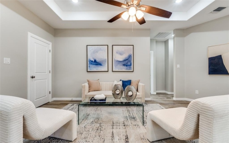 1616 Lindsey Street, Fort Worth, TX 76105, 4 Bedrooms Bedrooms, ,2 BathroomsBathrooms,Residential,For Sale,1616 Lindsey Street,0,21114901