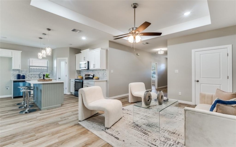 1616 Lindsey Street, Fort Worth, TX 76105, 4 Bedrooms Bedrooms, ,2 BathroomsBathrooms,Residential,For Sale,1616 Lindsey Street,0,21114901