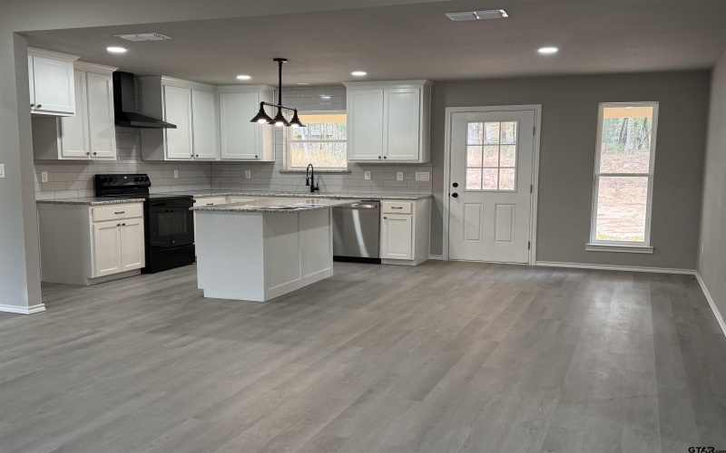 317 PR 6292, Mineola, TX 75773, 3 Bedrooms Bedrooms, ,2 BathroomsBathrooms,Residential,For Sale,317 PR 6292,0,25016774