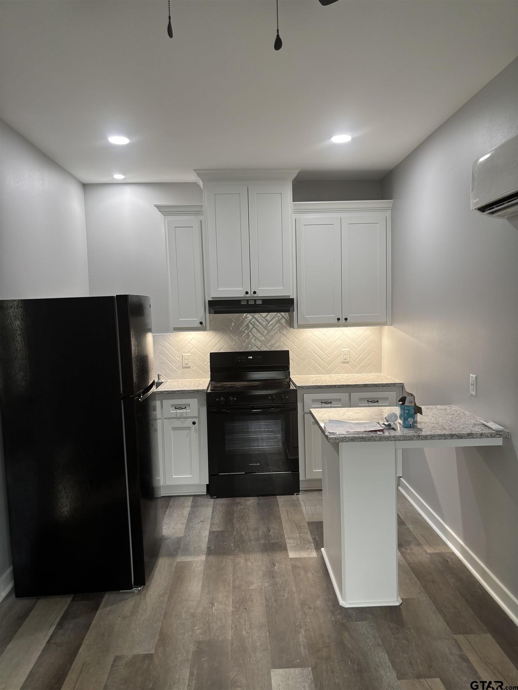 11571 19th unit 102, Tyler, TX 75708, 1 Bedroom Bedrooms, ,1 BathroomBathrooms,Residential,For Sale,11571 19th unit 102,0,25016786