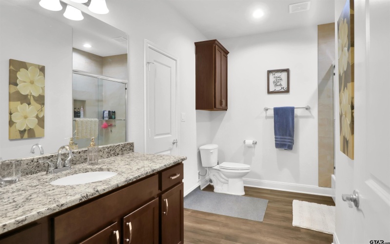 6111 Hamilton Meadows Way, Tyler, TX 75703, 2 Habitaciones Habitaciones , ,2 BañosBaños,Residential,En Venta,6111 Hamilton Meadows Way,0,25016797