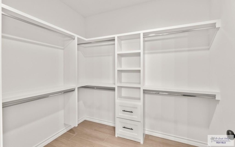 120 MARIGOLD DR, LOS FRESNOS, TX 78566, 3 Habitaciones Habitaciones , ,2 BañosBaños,Residential,En Venta,120 MARIGOLD DR,0,29768837