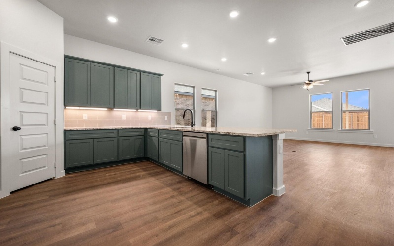 3011 138th Place, Lubbock, TX 79423, 3 Bedrooms Bedrooms, ,2 BathroomsBathrooms,Residential,For Sale,3011 138th Place,0,202563203