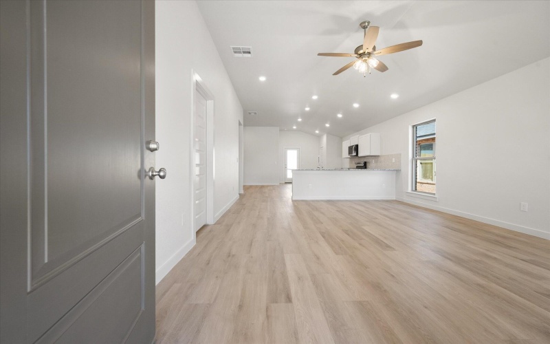 3104 138th Place, Lubbock, TX 79423, 3 Bedrooms Bedrooms, ,2 BathroomsBathrooms,Residential,For Sale,3104 138th Place,0,202563205