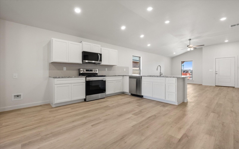 3104 138th Place, Lubbock, TX 79423, 3 Bedrooms Bedrooms, ,2 BathroomsBathrooms,Residential,For Sale,3104 138th Place,0,202563205