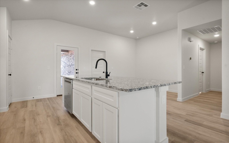 3020 138th Place, Lubbock, TX 79423, 3 Habitaciones Habitaciones , ,2 BañosBaños,Residential,En Venta,3020 138th Place,0,202563214