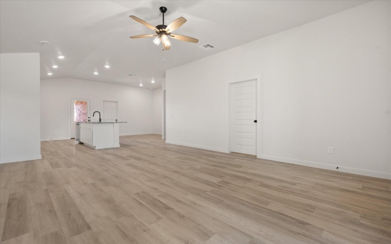 3020 138th Place, Lubbock, TX 79423, 3 Habitaciones Habitaciones , ,2 BañosBaños,Residential,En Venta,3020 138th Place,0,202563214