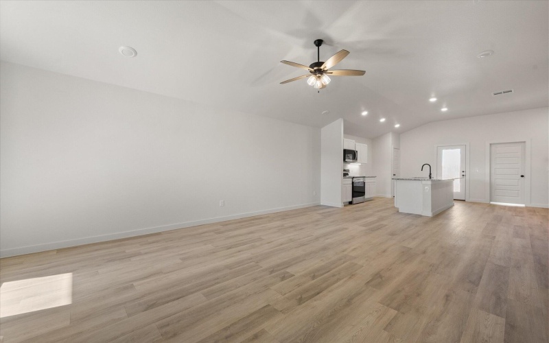 3020 138th Place, Lubbock, TX 79423, 3 Habitaciones Habitaciones , ,2 BañosBaños,Residential,En Venta,3020 138th Place,0,202563214