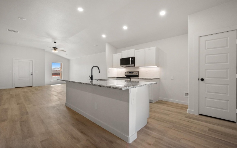 3020 138th Place, Lubbock, TX 79423, 3 Habitaciones Habitaciones , ,2 BañosBaños,Residential,En Venta,3020 138th Place,0,202563214