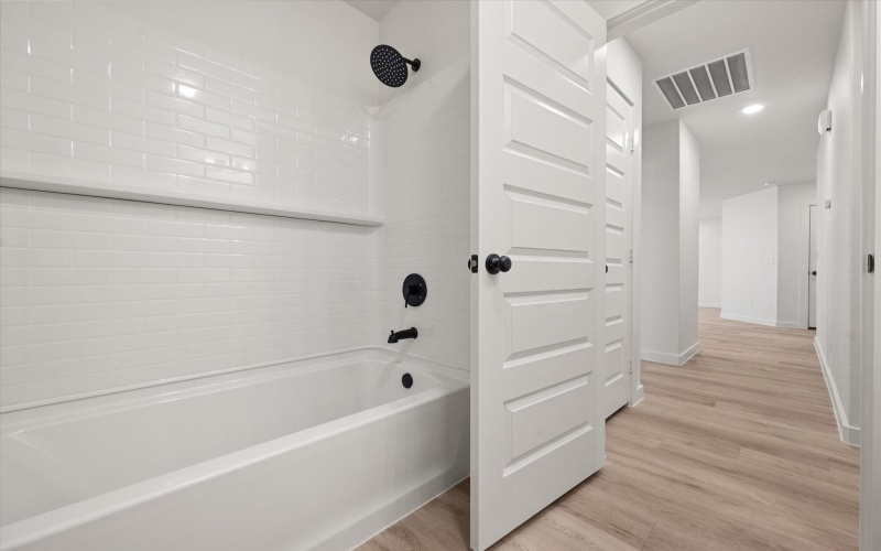 13901 Flint Avenue, Lubbock, TX 79423, 3 Habitaciones Habitaciones , ,2 BañosBaños,Residential,En Venta,13901 Flint Avenue,0,202563216