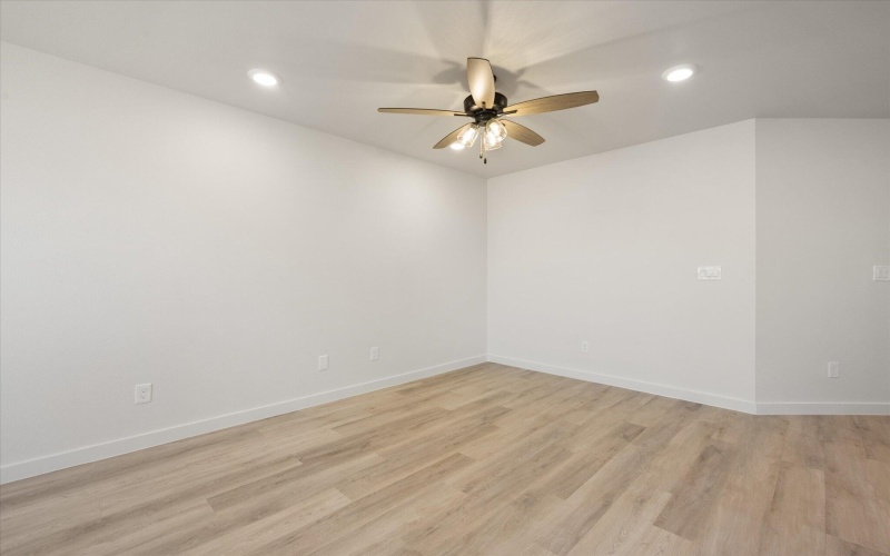 13901 Flint Avenue, Lubbock, TX 79423, 3 Habitaciones Habitaciones , ,2 BañosBaños,Residential,En Venta,13901 Flint Avenue,0,202563216