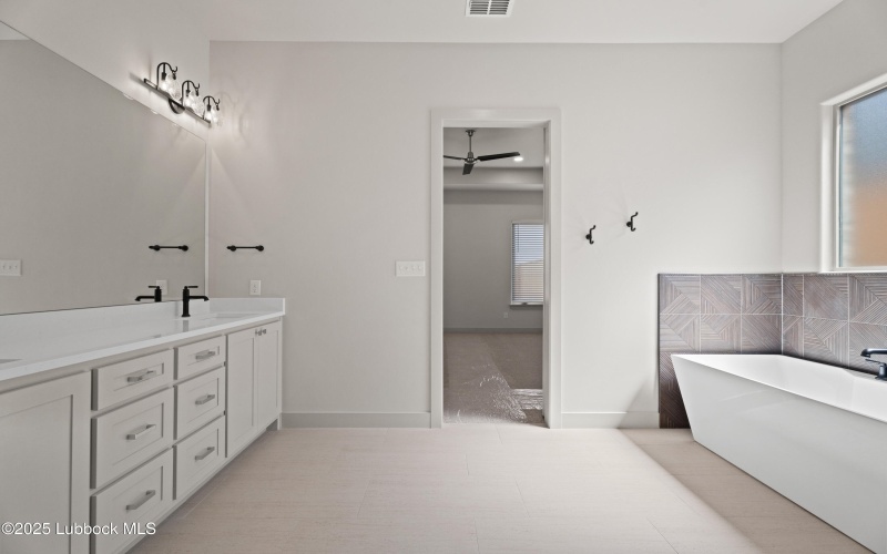 4614 138th Place, Lubbock, TX 79424, 4 Bedrooms Bedrooms, ,3 BathroomsBathrooms,Residential,For Sale,4614 138th Place,0,202563238