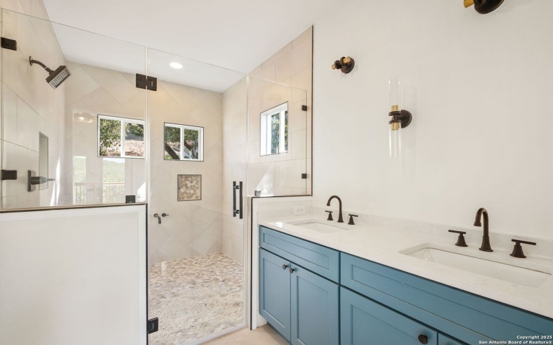 312 Skyline, Canyon Lake, TX 78133, 3 Bedrooms Bedrooms, ,2 BathroomsBathrooms,Residential,For Sale,312 Skyline,0,1923676