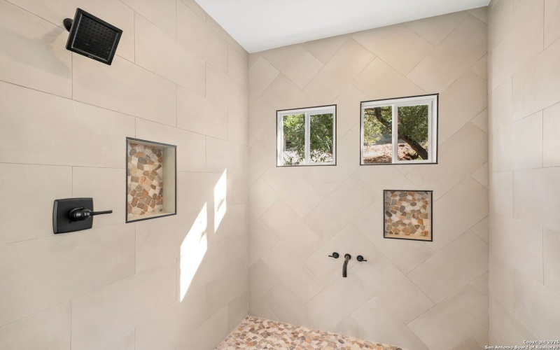 312 Skyline, Canyon Lake, TX 78133, 3 Bedrooms Bedrooms, ,2 BathroomsBathrooms,Residential,For Sale,312 Skyline,0,1923676