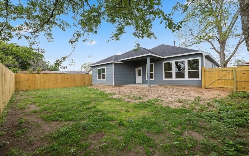 1005 Bonham Street, Columbus, TX 78934, 3 Bedrooms Bedrooms, ,2 BathroomsBathrooms,Residential,For Sale,1005 Bonham Street,0,150525