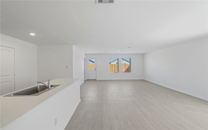 13262 Silverado Drive, Corpus Christi, TX 78380, 4 Habitaciones Habitaciones , ,2 BañosBaños,Residential,En Venta,13262 Silverado Drive,0,467011