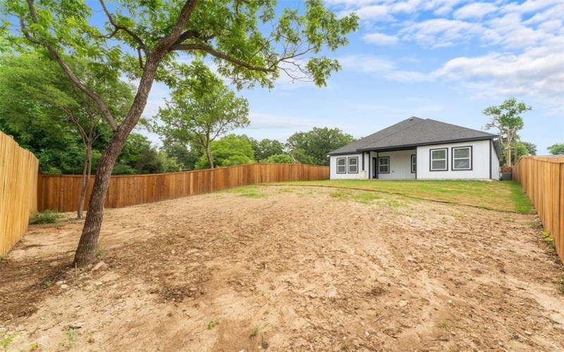 2104 Danner Street, Fort Worth, TX 76105, 4 Habitaciones Habitaciones , ,2 BañosBaños,Residential,En Venta,2104 Danner Street,0,20941377