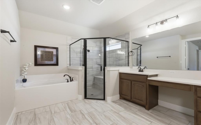 2021 Crystal Palace Boulevard, Alvarado, TX 76009, 4 Habitaciones Habitaciones , ,2 BañosBaños,Residential,En Venta,2021 Crystal Palace Boulevard,0,21098914