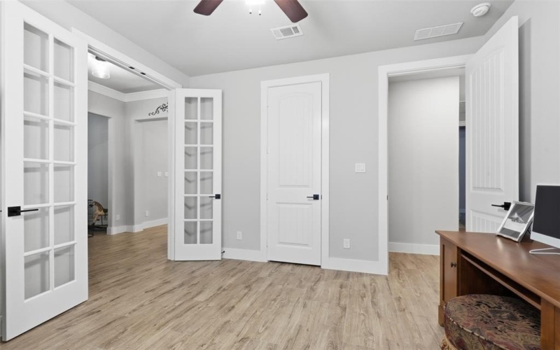 2021 Crystal Palace Boulevard, Alvarado, TX 76009, 4 Habitaciones Habitaciones , ,2 BañosBaños,Residential,En Venta,2021 Crystal Palace Boulevard,0,21098914