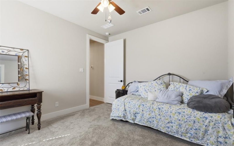 2021 Crystal Palace Boulevard, Alvarado, TX 76009, 4 Habitaciones Habitaciones , ,2 BañosBaños,Residential,En Venta,2021 Crystal Palace Boulevard,0,21098914