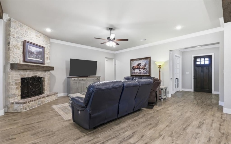 2021 Crystal Palace Boulevard, Alvarado, TX 76009, 4 Habitaciones Habitaciones , ,2 BañosBaños,Residential,En Venta,2021 Crystal Palace Boulevard,0,21098914