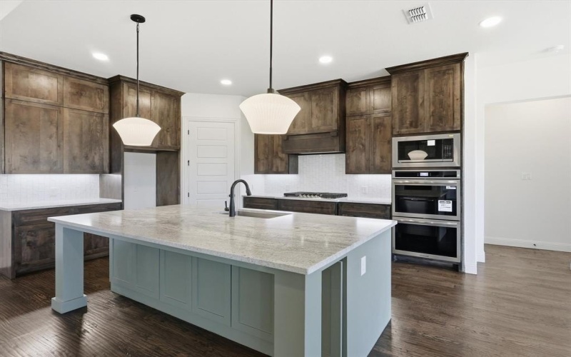 2000 Cypress Court, Weatherford, TX 76085, 4 Bedrooms Bedrooms, ,3 BathroomsBathrooms,Residential,For Sale,2000 Cypress Court,0,21101403