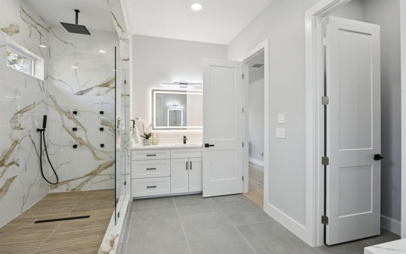 2415 Valley View Drive, Cedar Hill, TX 75104, 4 Habitaciones Habitaciones , ,5 BañosBaños,Residential,En Venta,2415 Valley View Drive,0,21103905