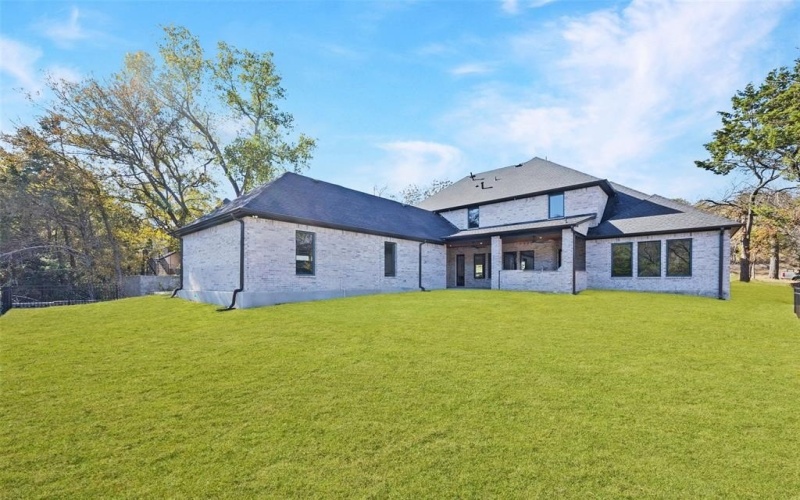 2415 Valley View Drive, Cedar Hill, TX 75104, 4 Habitaciones Habitaciones , ,5 BañosBaños,Residential,En Venta,2415 Valley View Drive,0,21103905