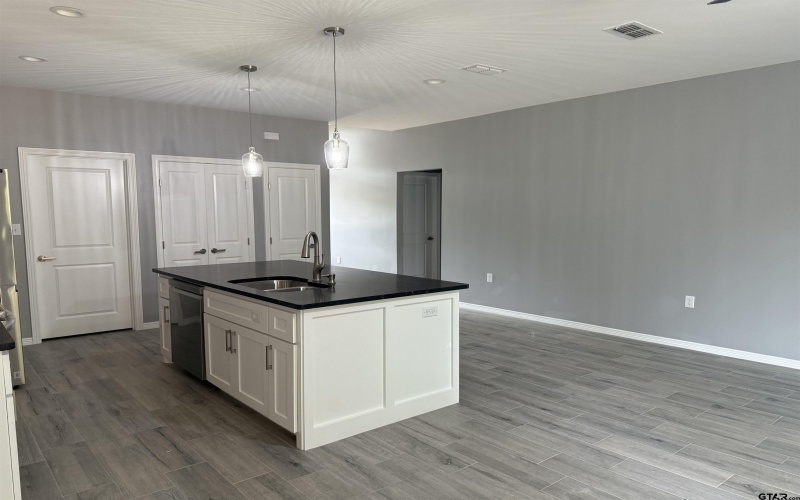 377 CR 4215, Jacksonville, TX 75766, 3 Bedrooms Bedrooms, ,2 BathroomsBathrooms,Residential,For Sale,377 CR 4215,25006073