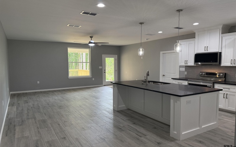 377 CR 4215, Jacksonville, TX 75766, 3 Bedrooms Bedrooms, ,2 BathroomsBathrooms,Residential,For Sale,377 CR 4215,25006073