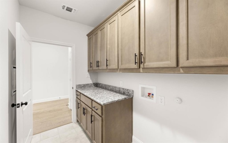 733 Winecup Way, Midlothian, TX 76065, 3 Habitaciones Habitaciones , ,2 BañosBaños,Residential,En Venta,733 Winecup Way,0,21115751