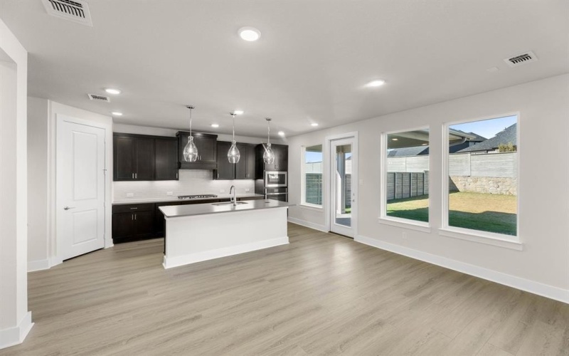 11740 Edgewood Drive, Justin, TX 76247, 3 Habitaciones Habitaciones , ,2 BañosBaños,Residential,En Venta,11740 Edgewood Drive,0,21115811