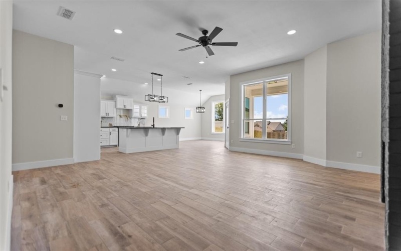 16413 Clearview Drive, Lindale, TX 75771, 4 Bedrooms Bedrooms, ,2 BathroomsBathrooms,Residential,For Sale,16413 Clearview Drive,0,21115863