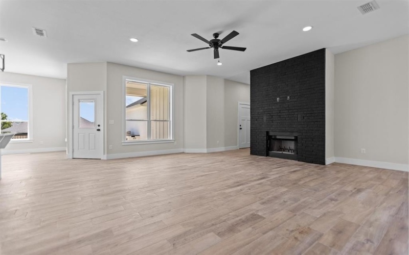 16413 Clearview Drive, Lindale, TX 75771, 4 Bedrooms Bedrooms, ,2 BathroomsBathrooms,Residential,For Sale,16413 Clearview Drive,0,21115863