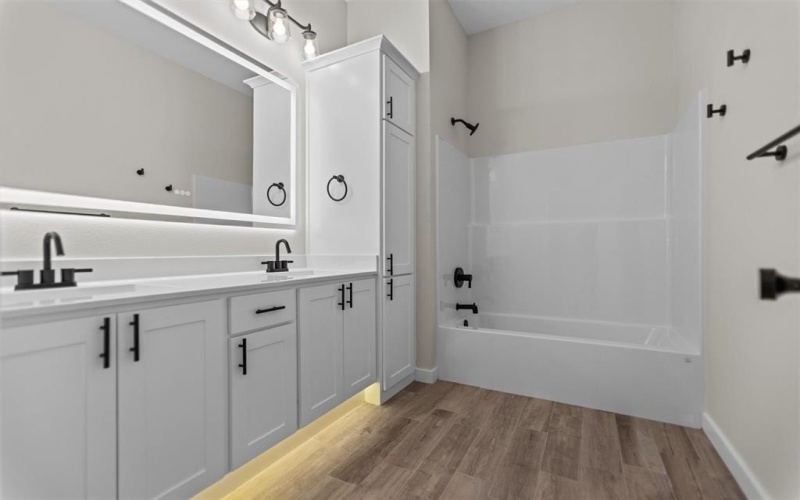 16413 Clearview Drive, Lindale, TX 75771, 4 Bedrooms Bedrooms, ,2 BathroomsBathrooms,Residential,For Sale,16413 Clearview Drive,0,21115863