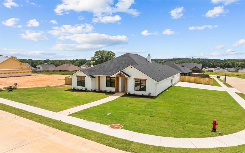 16413 Clearview Drive, Lindale, TX 75771, 4 Bedrooms Bedrooms, ,2 BathroomsBathrooms,Residential,For Sale,16413 Clearview Drive,0,21115863