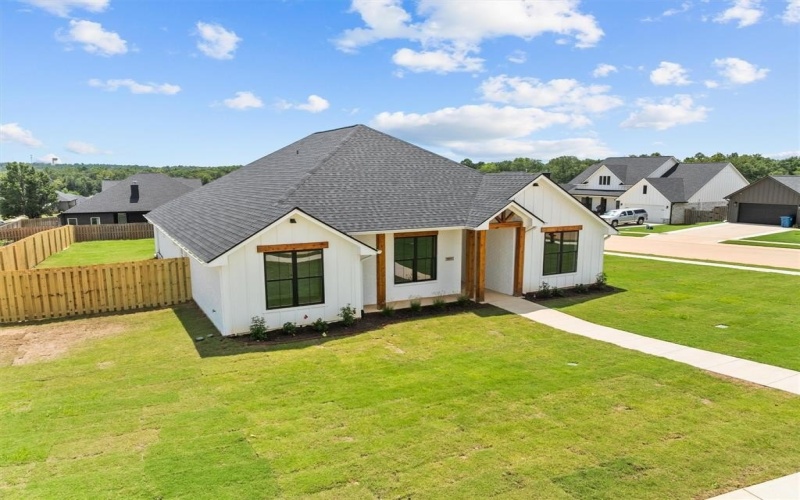 16413 Clearview Drive, Lindale, TX 75771, 4 Bedrooms Bedrooms, ,2 BathroomsBathrooms,Residential,For Sale,16413 Clearview Drive,0,21115863