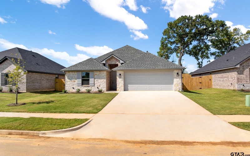 2253 Dogwood Park Blvd, Tyler, TX 75707, 3 Bedrooms Bedrooms, ,2 BathroomsBathrooms,Residential,For Sale,2253 Dogwood Park Blvd,0,25006118