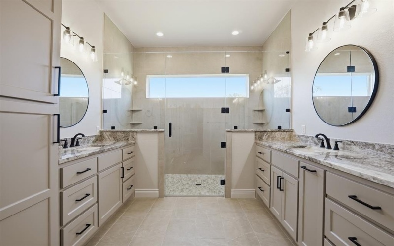 9619 Bellechase Road, Granbury, TX 76049, 4 Bedrooms Bedrooms, ,3 BathroomsBathrooms,Residential,For Sale,9619 Bellechase Road,0,21105008