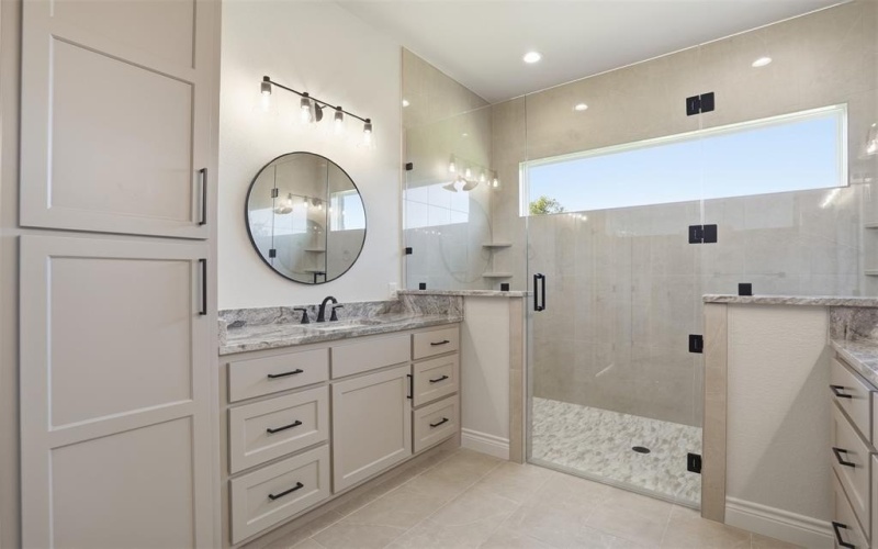 9619 Bellechase Road, Granbury, TX 76049, 4 Bedrooms Bedrooms, ,3 BathroomsBathrooms,Residential,For Sale,9619 Bellechase Road,0,21105008