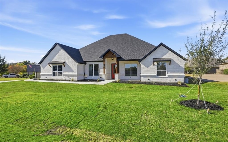 9619 Bellechase Road, Granbury, TX 76049, 4 Bedrooms Bedrooms, ,3 BathroomsBathrooms,Residential,For Sale,9619 Bellechase Road,0,21105008