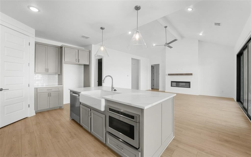 305 Boots Court, Lorena, TX 76655, 4 Bedrooms Bedrooms, ,3 BathroomsBathrooms,Residential,For Sale,305 Boots Court,0,21107528