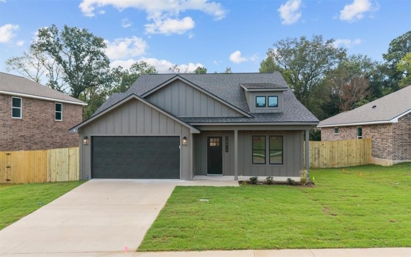 16410 Crossing Circle, Lindale, TX 75771, 4 Bedrooms Bedrooms, ,2 BathroomsBathrooms,Residential,For Sale,16410 Crossing Circle,0,21115358