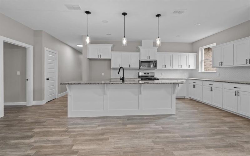 16410 Crossing Circle, Lindale, TX 75771, 4 Bedrooms Bedrooms, ,2 BathroomsBathrooms,Residential,For Sale,16410 Crossing Circle,0,21115358